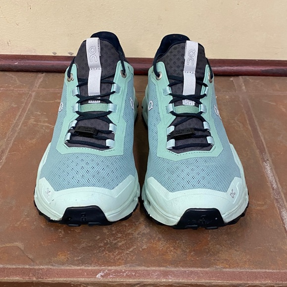 On Running Cloudultra model in the colorway Moss/Eclipse - Picture 2 of 9